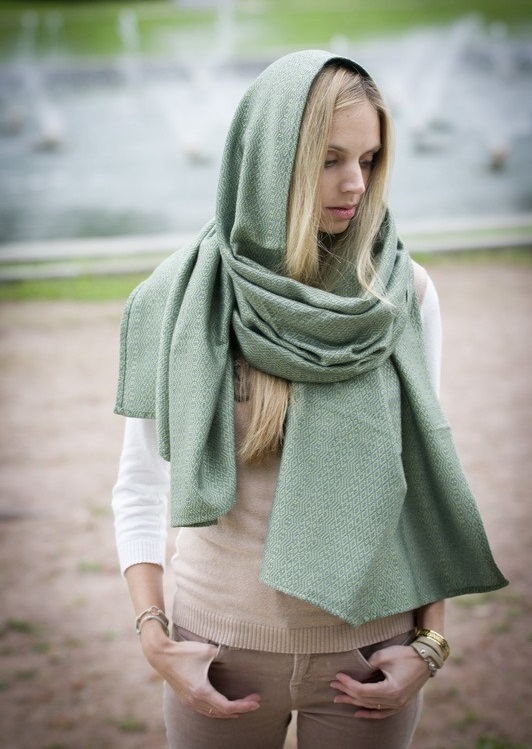 Пошив слинг — шарфа своими руками и способы его ношения